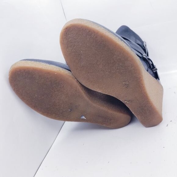 BCBGeneration Finland Black Leather Wedge Heel Buckle Ankle Boots Women's Size 6 - Picture 10 of 12